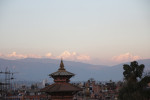 Himalajan vuoristoa, Kathmandun kaupunkia ja hindutemppelin huippu