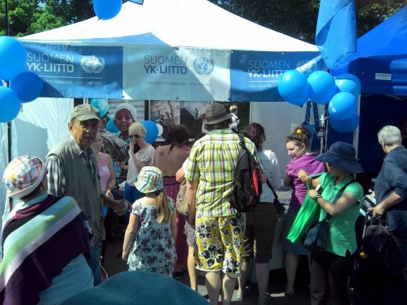 Suomen YK-liitto oli mukana myös festarihumussa toukokuisilla Maailma Kylässä -festareilla. (c) Suomen YK-liitto