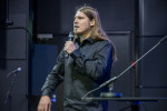 Tuomas Kannisto räppää ihmisoikeusjulistusta